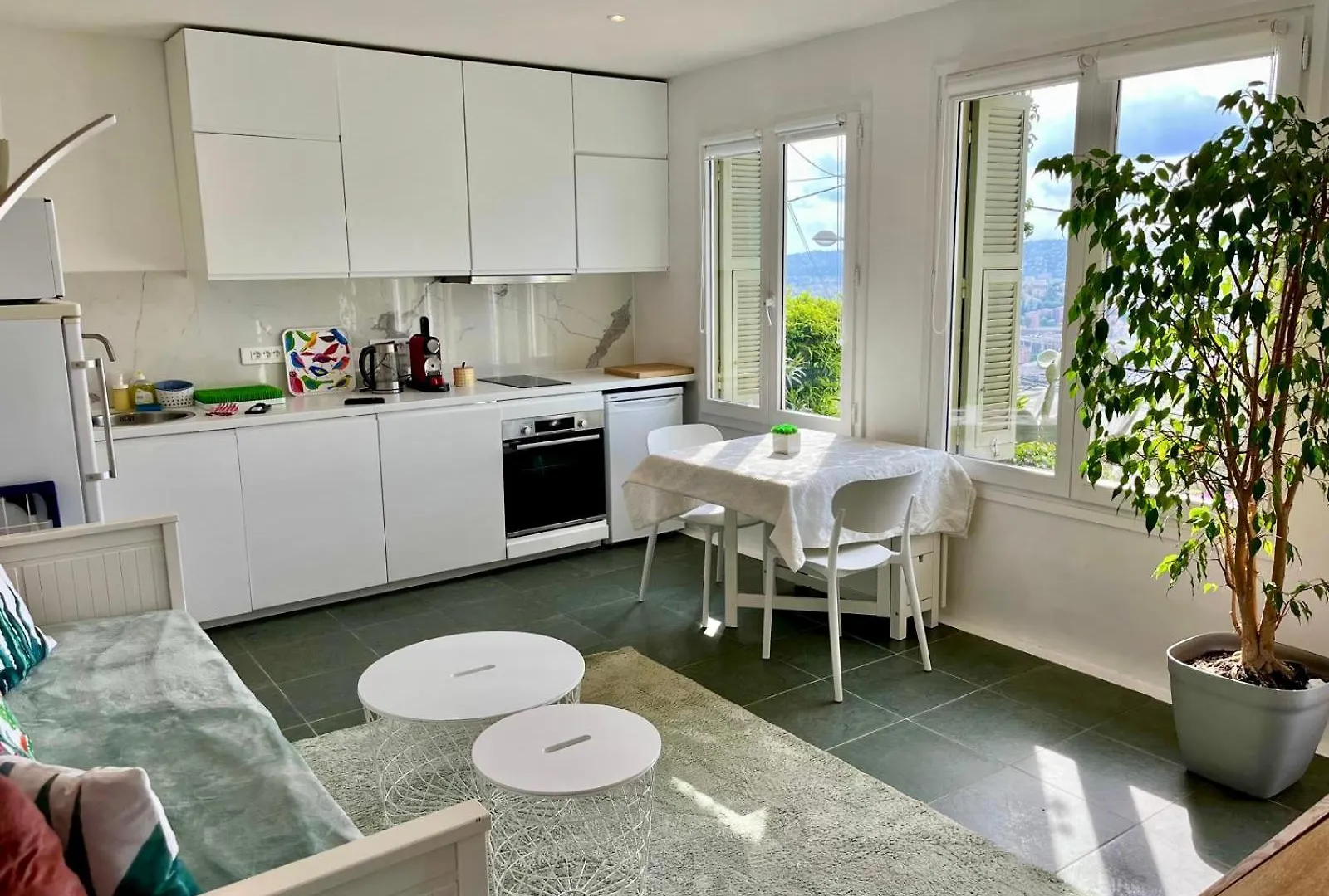 דירה ניס Terrasse, Vue Mer & Montagne, Parking & Clim